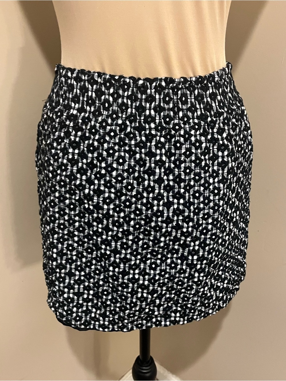J. Crew Black and White textured Geo-Print Mini Skirt, Smocked Waistband, size 6